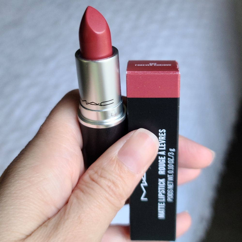 MAC Matte Lipstick 668 Forever Curious